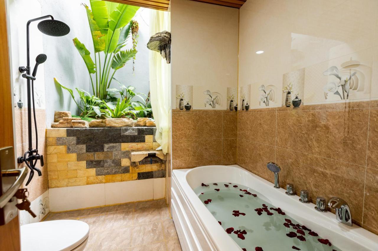 Sea Night Hotel Phan Thiết Esterno foto